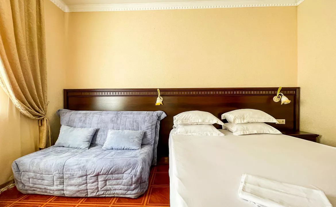 Стандарт 4-х местный (без балкона). Anzhelina Family Hotel. Витязево