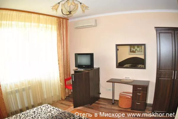 «Полулюкс». Отель Вилла Сосновый бор. Гаспра