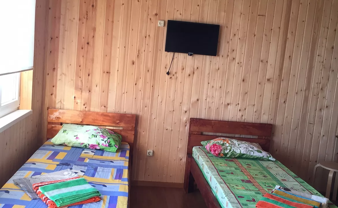 Четырехместный номер с видом во двор.. Гостевой дом Морской бриз - Кучугуры. Кучугуры Четырехместный номер с видом во двор.. Гостевой дом Морской бриз - Кучугуры. Кучугуры