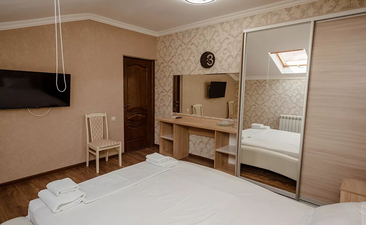 Мансарда двухкомнатная. Гостевой дом Ника Премиум. Геленджик