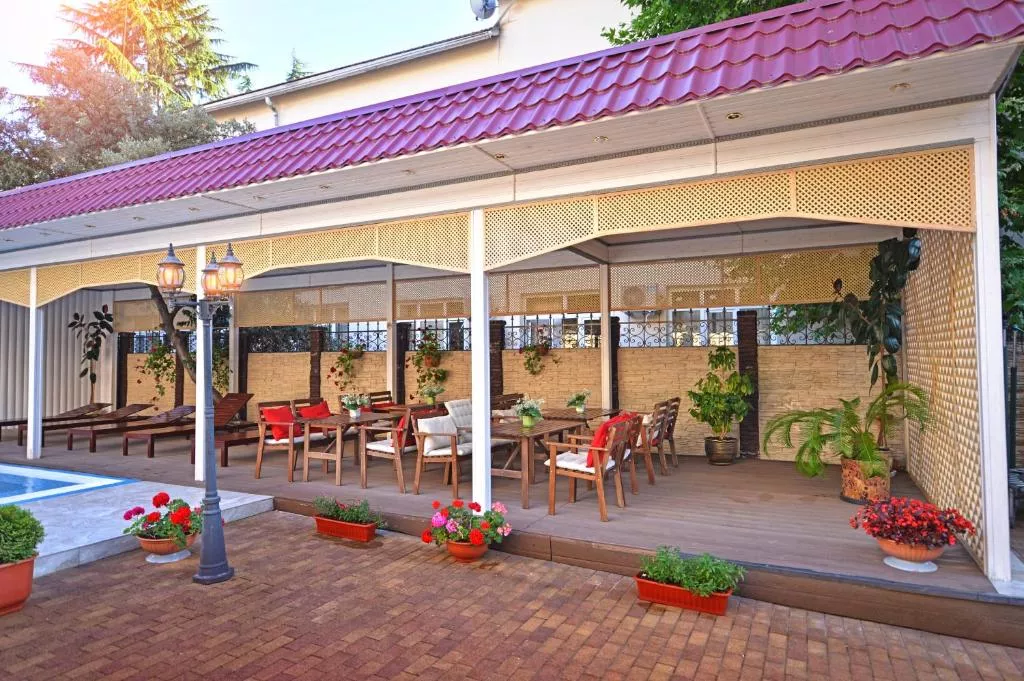 . Гостиница "Катран". Лазаревское