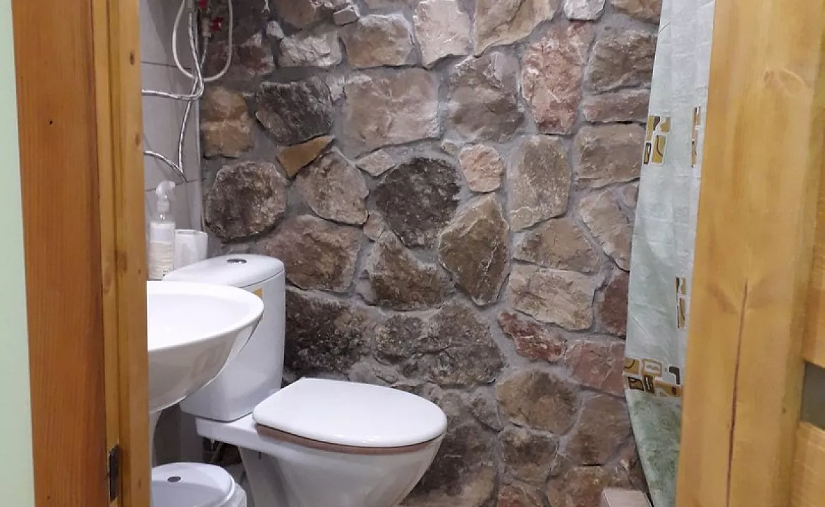 БУНГАЛО (ВЕРХНЕЕ) С ВИДОМ НА БУХТУ. Гостевой дом «Ясеневая роща». Балаклава БУНГАЛО (ВЕРХНЕЕ) С ВИДОМ НА БУХТУ. Гостевой дом «Ясеневая роща». Балаклава