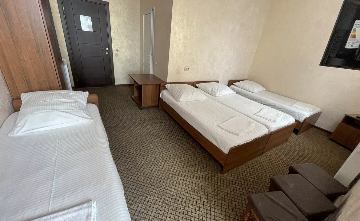 Четырёхместный номер. Гостевой дом «Волна». Лазаревское Четырёхместный номер. Гостевой дом «Волна». Лазаревское