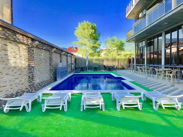 . Гостевой дом "Кристалл". Лазаревское