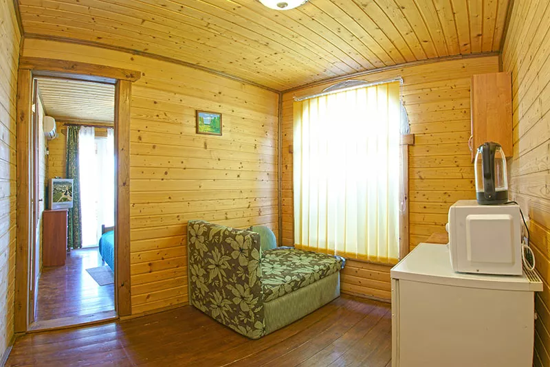 3-местный 2 комнатный с мини кухней. Вилла «Коруна». Алушта