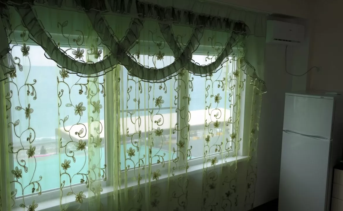 «Люкс» с большим балконом (S =25 м2) с видом на море . Гостевой дом Эдем в Волконке. Лазаревское