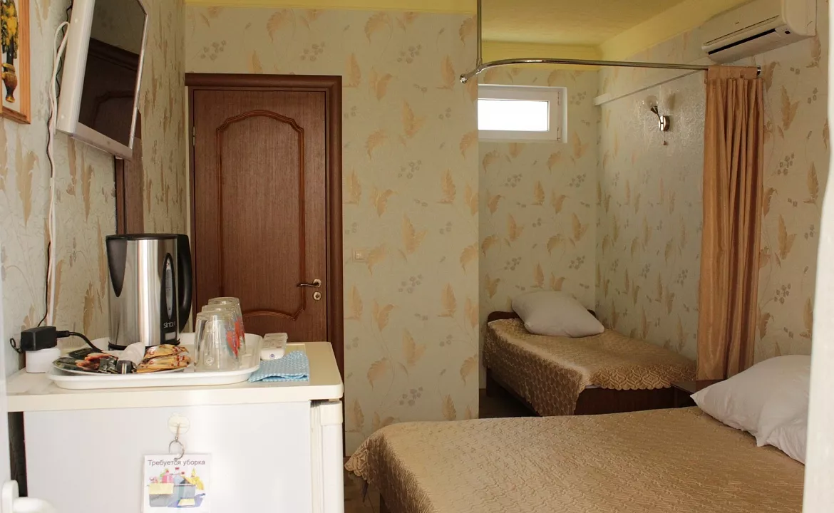 3-х местный номер Стандарт. Гостевой дом "До Встречи". Адлер