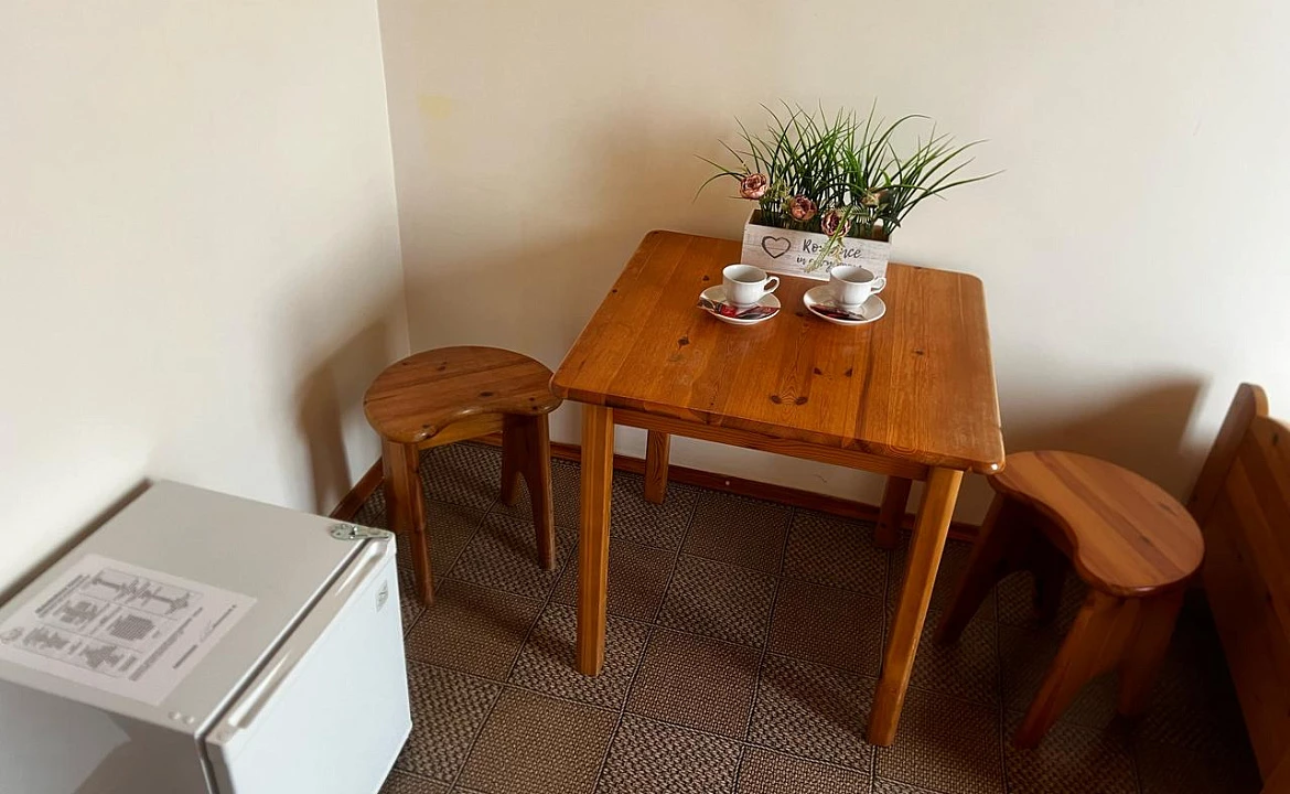 Трёхместный номер с тремя односпальными кроватями. Гостевой дом Эксклюзив. Вардане