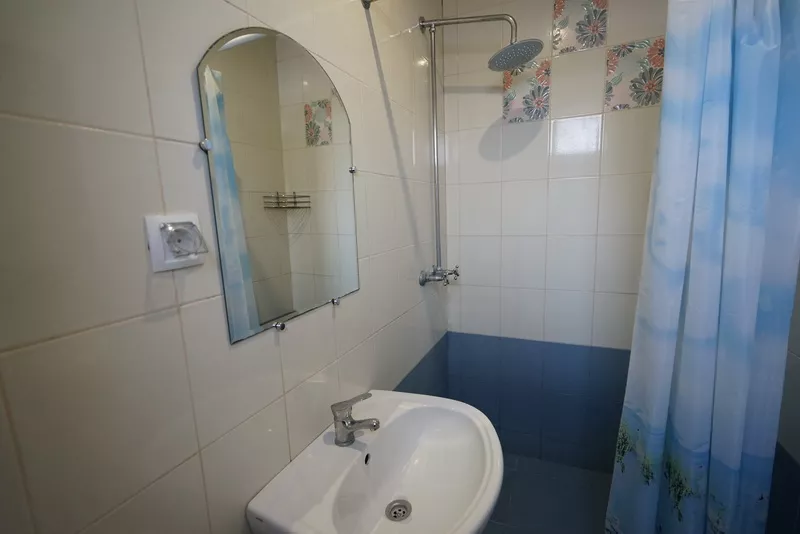 Номер на троих без балкона . Гостевой дом Эвелина - Лазаревское. Лазаревское