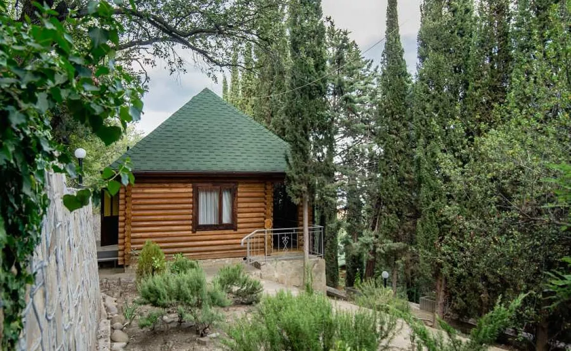 Коттедж-сруб двухкомнатный. Пансионат "Береговой". Малый Маяк