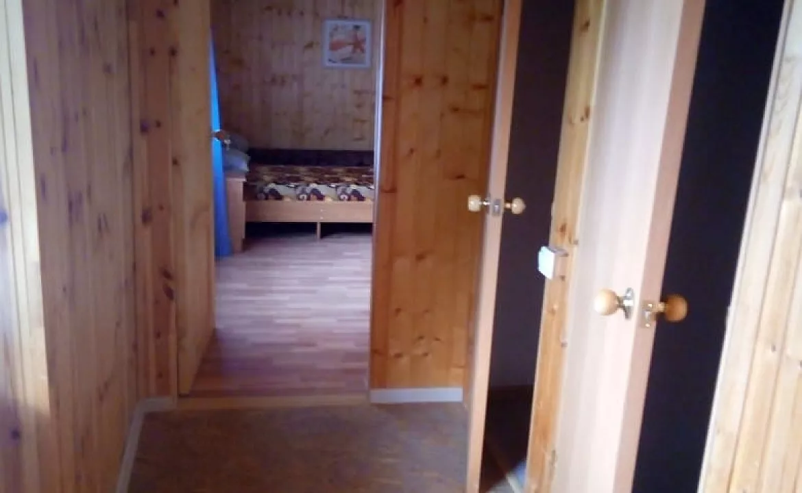 Двухкомнатный номер с удобствами и кухней. Гостевой дом "Алина" - Голубицкая. Голубицкая