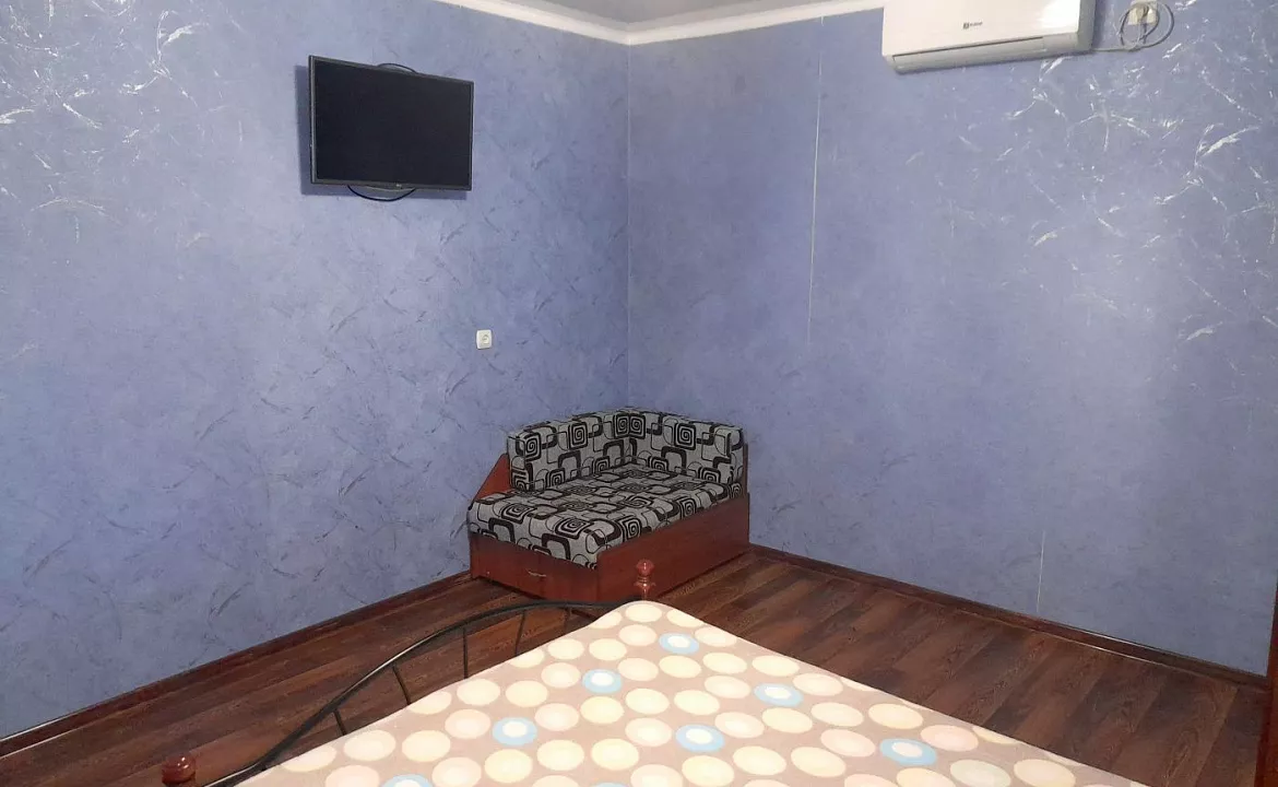 Трёхместный стандарт . Гостевой дом Южный берег.. Адлер