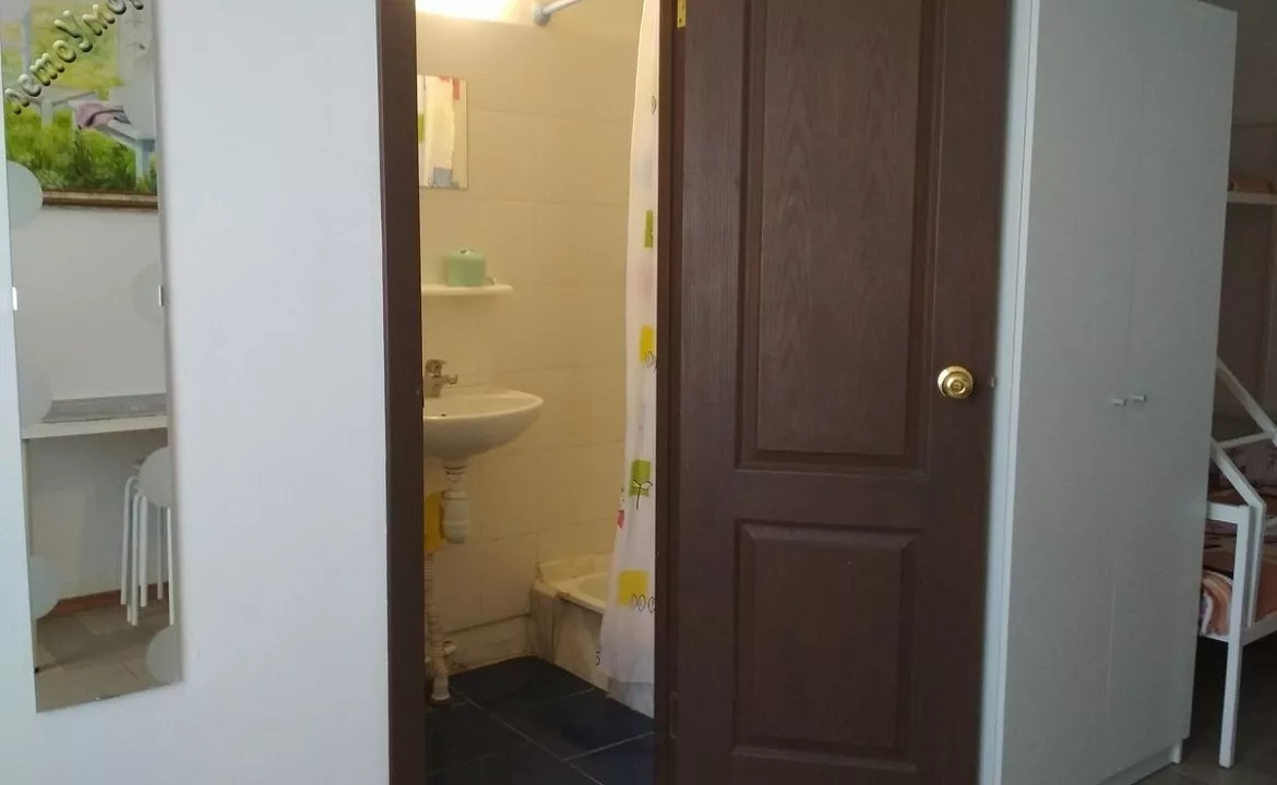 4-х местный номер. Гостевой дом На ул Приморской 1Б. Должанская 4-х местный номер. Гостевой дом На ул Приморской 1Б. Должанская