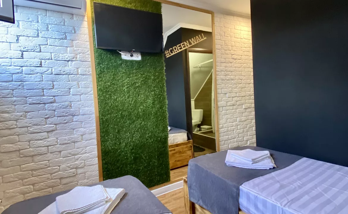 Двухместная комната на третьем этаже 8. Гостевой дом GreenWall. Анапа