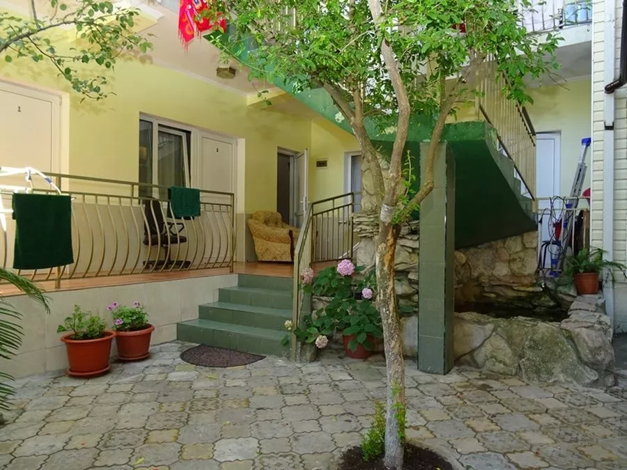 . Гостиница "Семья". Адлер