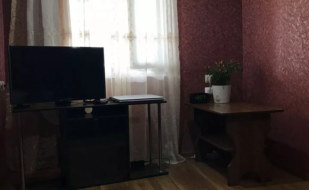 Люкс 2-х местный (2допместа) №6. Гостевой дом "Оазис". Сухум