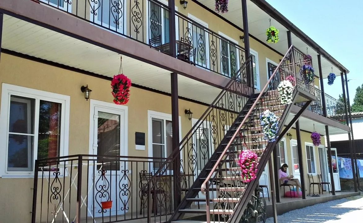 Трехместный Улучшенный. Гостевой дом "Елена" - Джубга. Джубга