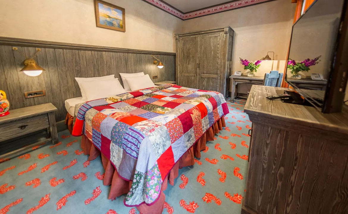 Люкс с видом на реку. Бутик-отель "Кижи". Красная Поляна