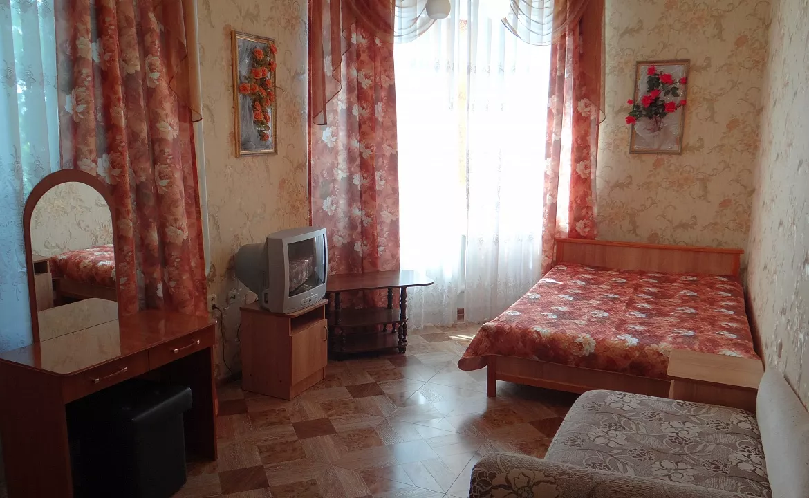 Трехместный номер класса стандарт со всеми удобствами. Гостевой дом "Ника" - Анапа. Анапа Трехместный номер класса стандарт со всеми удобствами. Гостевой дом "Ника" - Анапа. Анапа