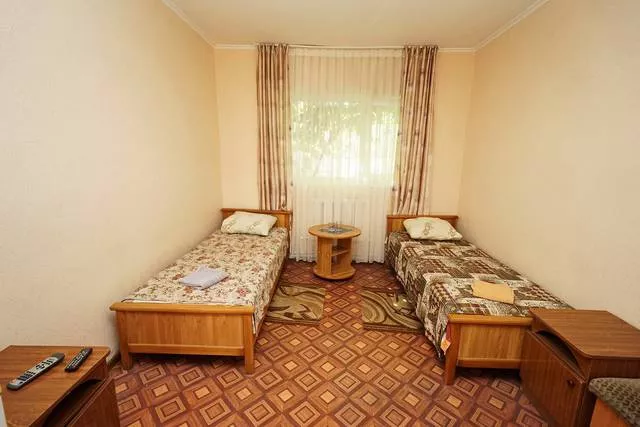 Двухместный номер с удобствами. Пансионат Чайка. Лазаревское