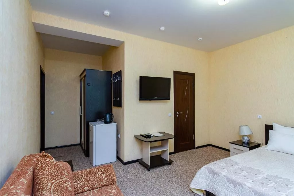 4-х местный номер. Гостевой дом "Адмирал" - Небуг. Небуг