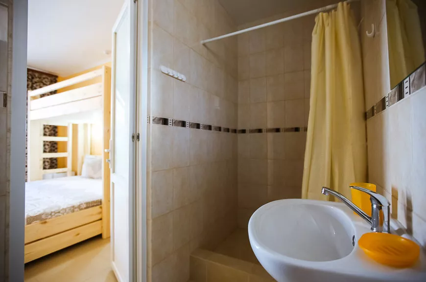 2-местный номер со вторым ярусом. Гостевой дом "Coral". Саки