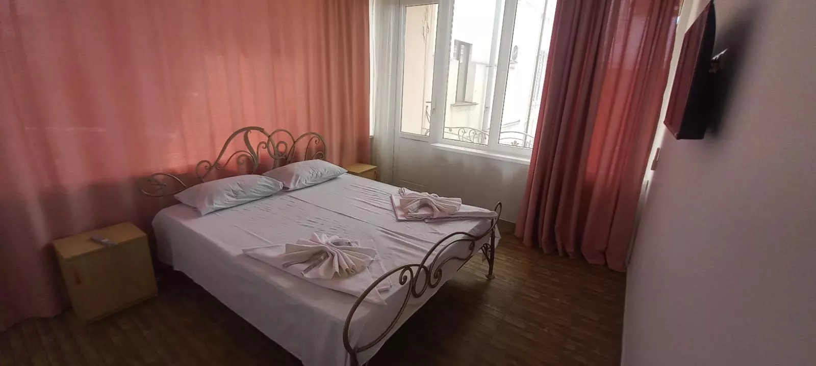 . На Леона . Сухум