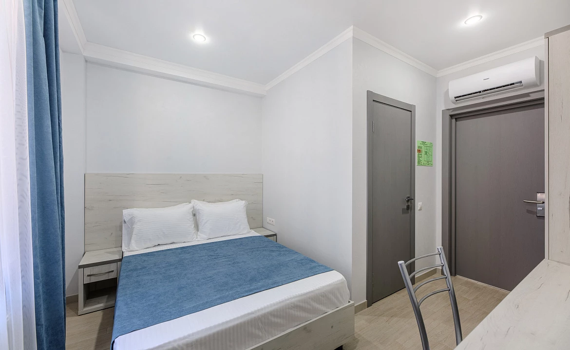 стандарт дабл эконом. Отель отель Авис. Криница