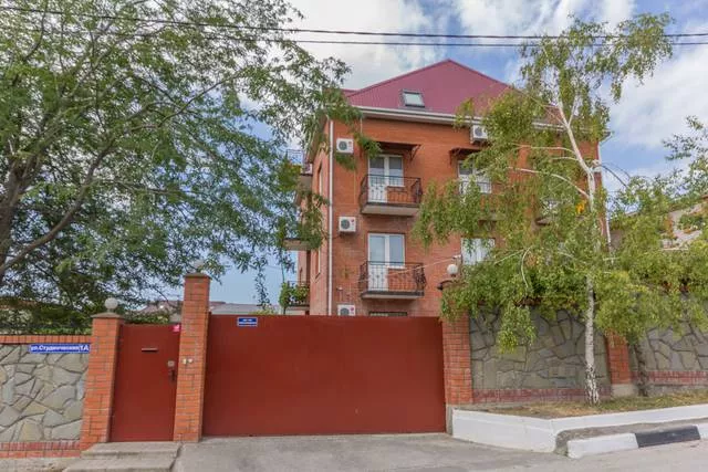 . Гостевой дом "Посейдон". Дивноморское