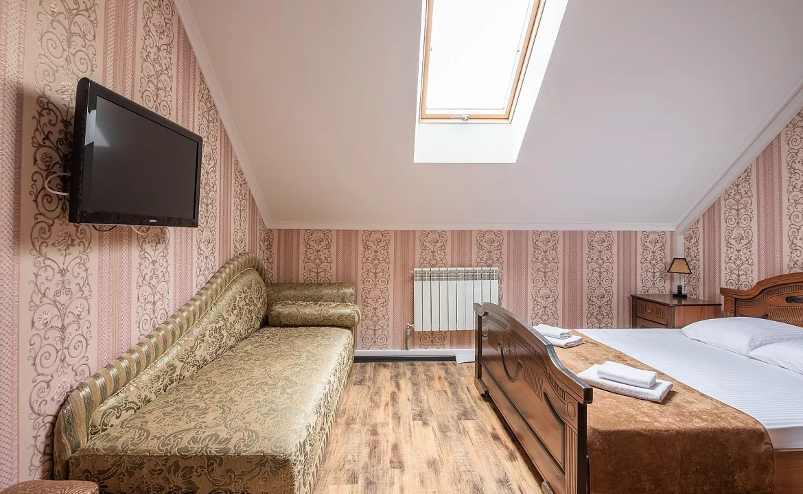 Трёхместный стандарт. Мини отель «Эдельвейс». Адлер