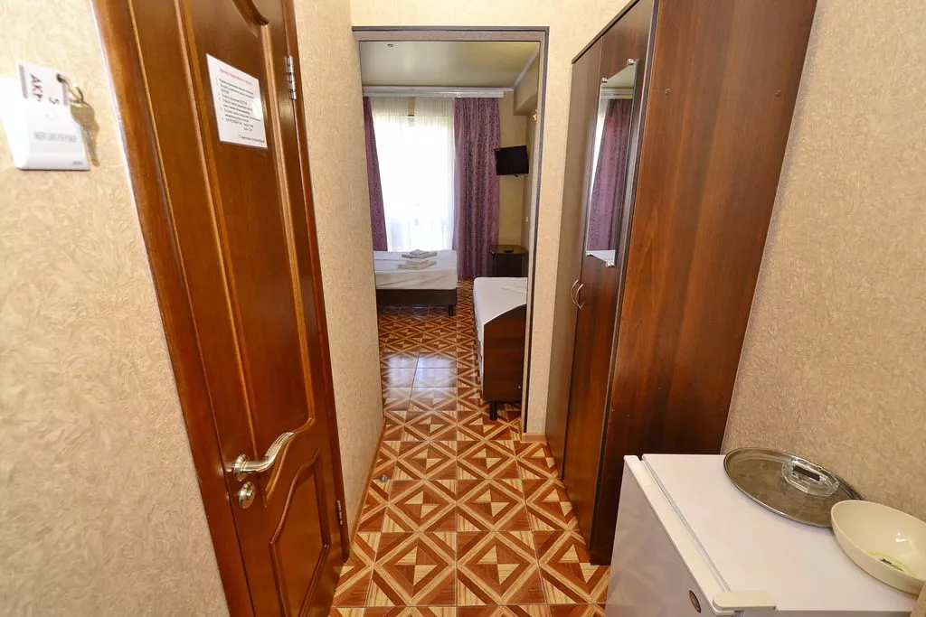 Четырехместный номер с балконом. Гостевой дом «Акрополь» - Витязево. Витязево