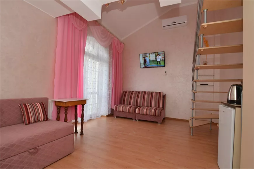 2-комнатный повышенной комфортности. Гостевой дом «Отель Людмила». Алушта 2-комнатный повышенной комфортности. Гостевой дом «Отель Людмила». Алушта