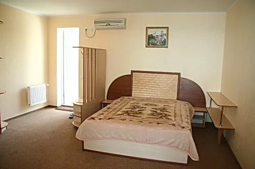 Номер Люкс 2х-комнатный. Частная гостиница «Слонотель». Малореченское