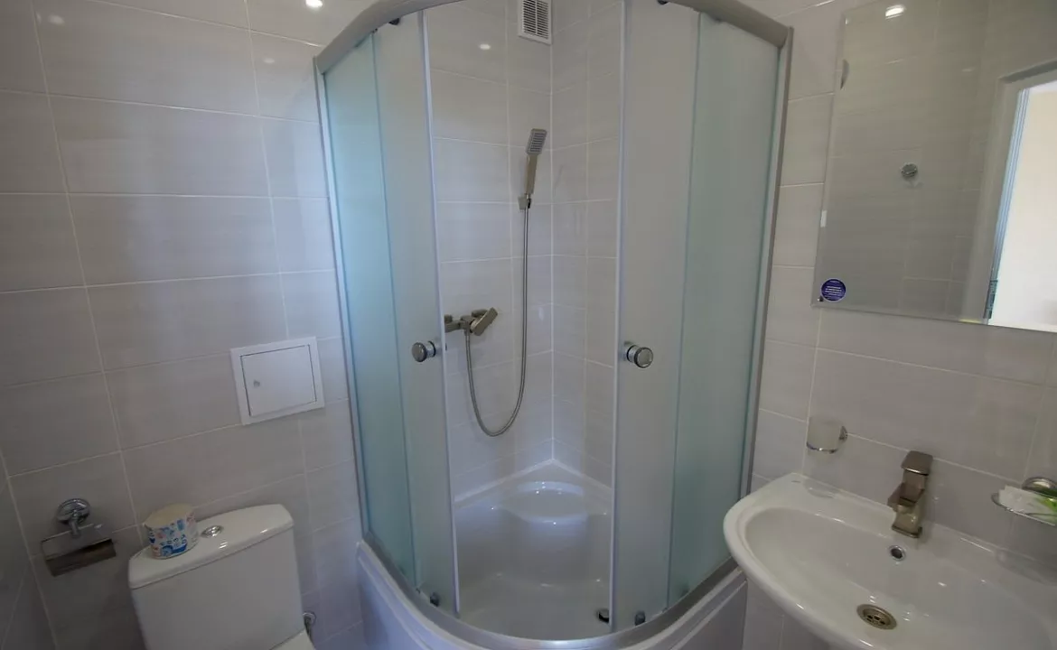 4-МЕСТНЫЙ НОМЕР СТАНДАРТ С БАЛКОНОМ. Гостевой дом "Лето". Лазаревское 4-МЕСТНЫЙ НОМЕР СТАНДАРТ С БАЛКОНОМ. Гостевой дом "Лето". Лазаревское