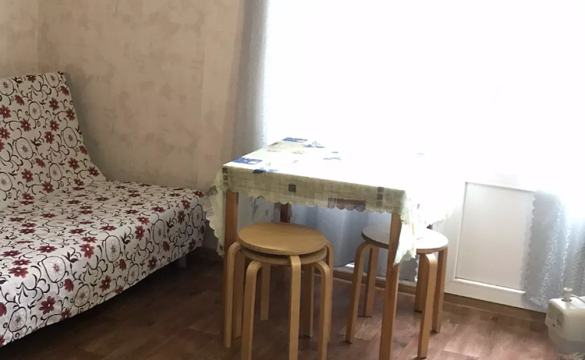 Четырёхместный номер с балконом . Частный сектор Ирис . Сочи