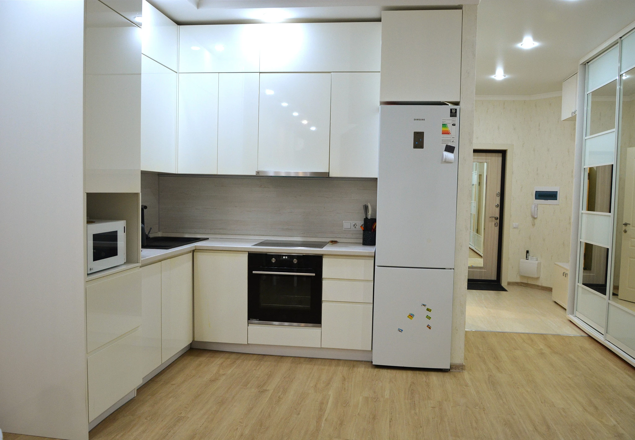 . Квартира в многоквартирном доме Аппартаменты у моря. Геленджик