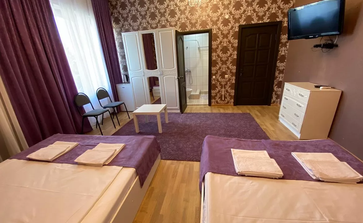 4-х местный номер с балконом Завтрак включен. База отдыха "Скурча". Сухум