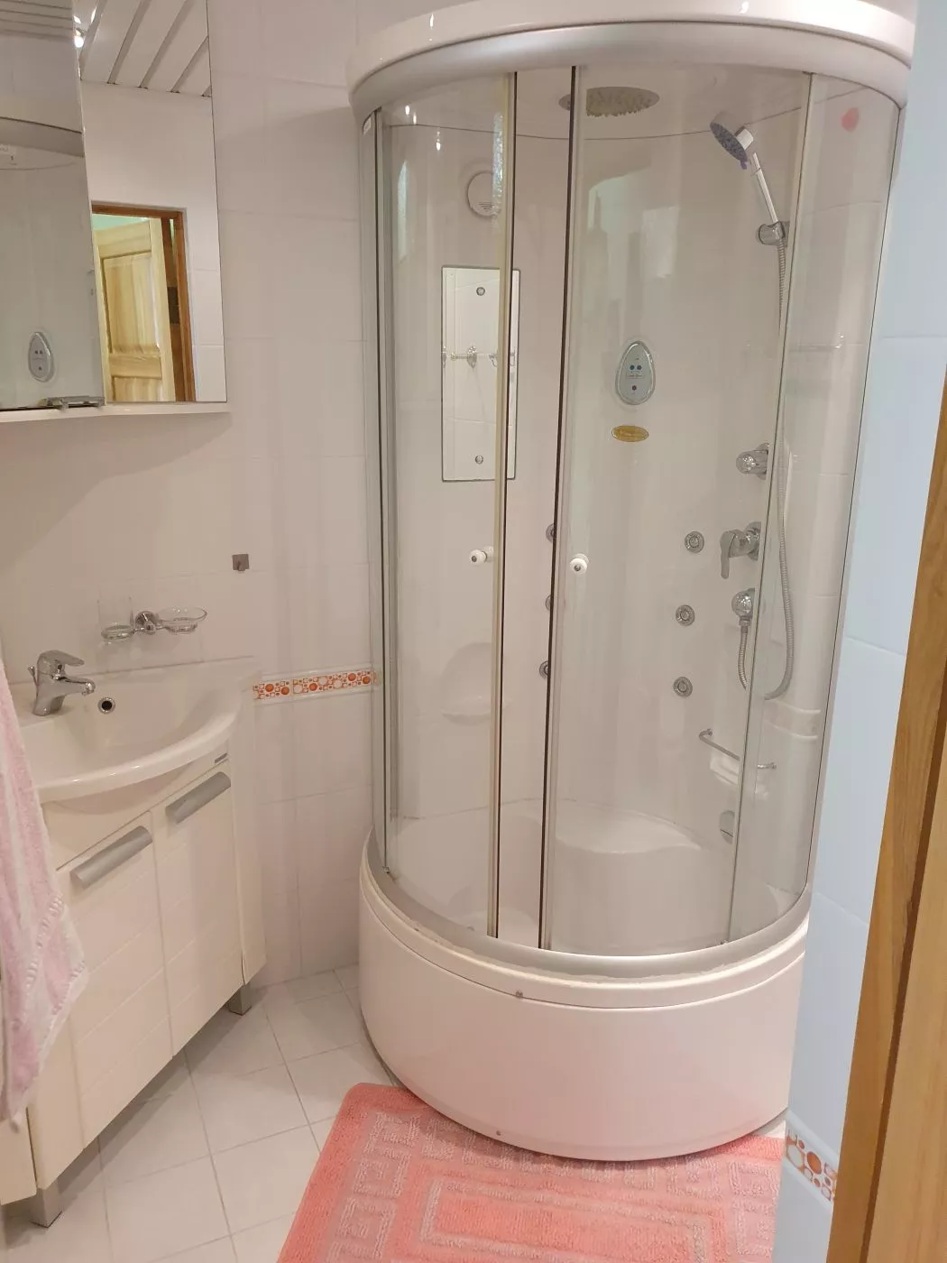 . Квартира в многоквартирном доме Двухкомнатная квартира Кольцевая 2. Квартиры в Лазаревском