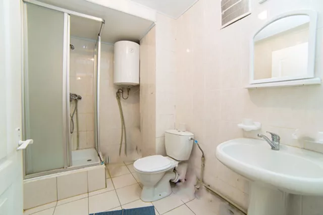 2-х комнатный номер корпус (кондиционер.ТВ.Х.Бойлер). Пансионат "Золотой берег". Береговое