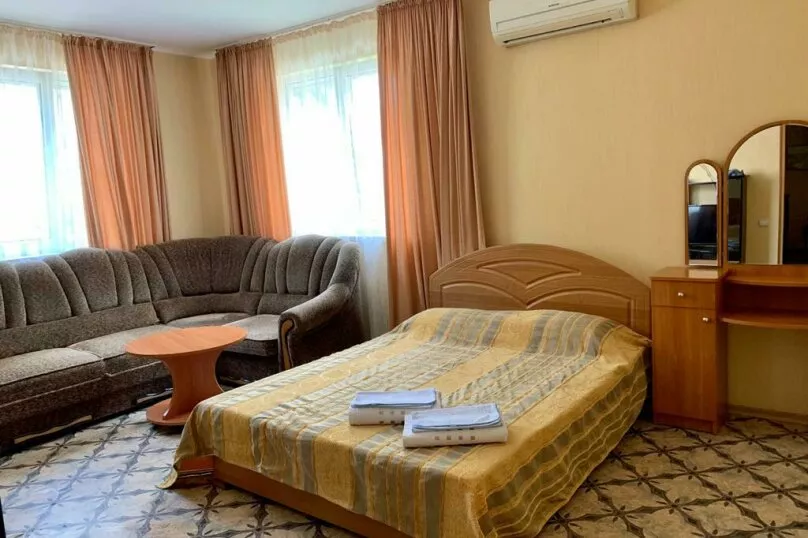 . Гостевой дом Морская волна . Алушта