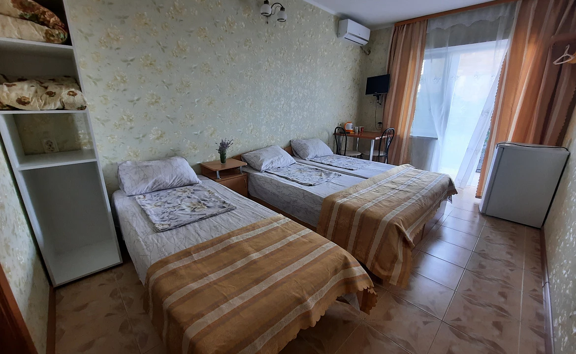 3-х мест номер Комфорт с Кондиционером. Гостевой дом "Лавандина". Севастополь 3-х мест номер Комфорт с Кондиционером. Гостевой дом "Лавандина". Севастополь