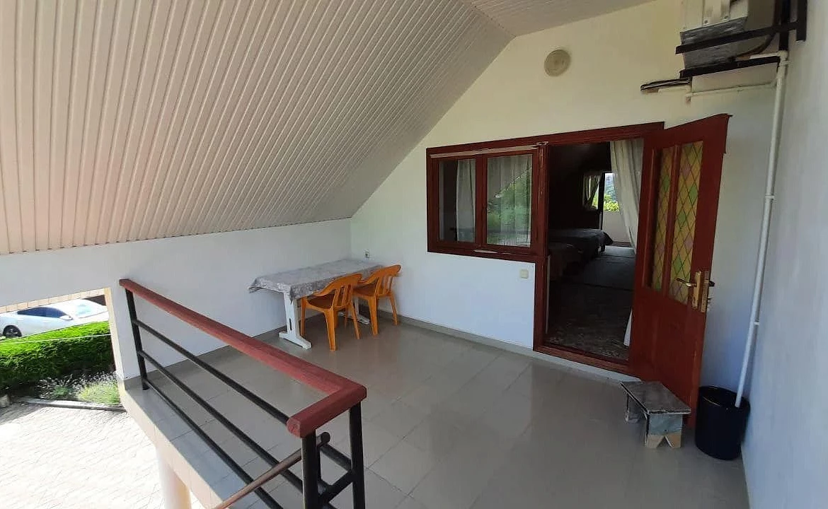 4х местный Люкс, от 1 до 5 гостей, балкон, вид на море, горы. Гостевой дом "Горная лаванда". Лазаревское