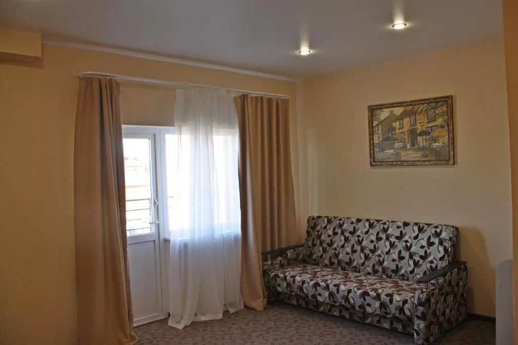 Семейный люкс. Гостиница Приморская. Ейск