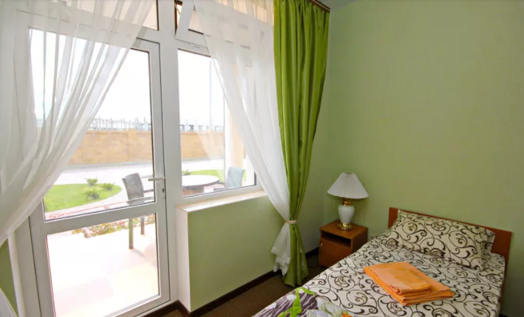 3-Х Местный. Семейный гостевой дом Лимпопо. Саки