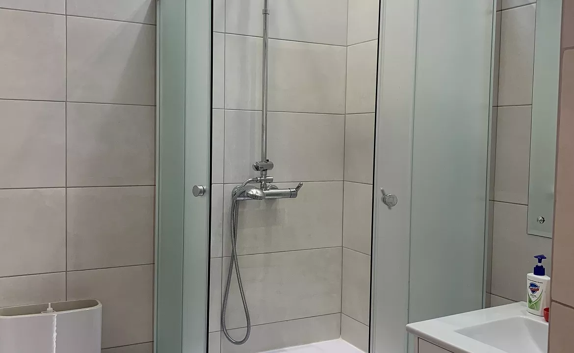 Часть дома под ключ . Частный сектор Часть дома под ключ с двором. Геленджик