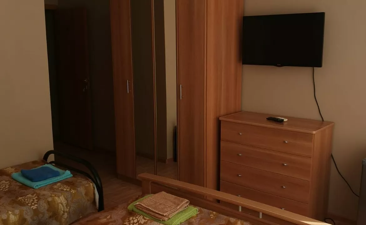 Трёхместный номер Стандарт. Гостевой дом "Клевер" . Лазаревское Трёхместный номер Стандарт. Гостевой дом "Клевер" . Лазаревское