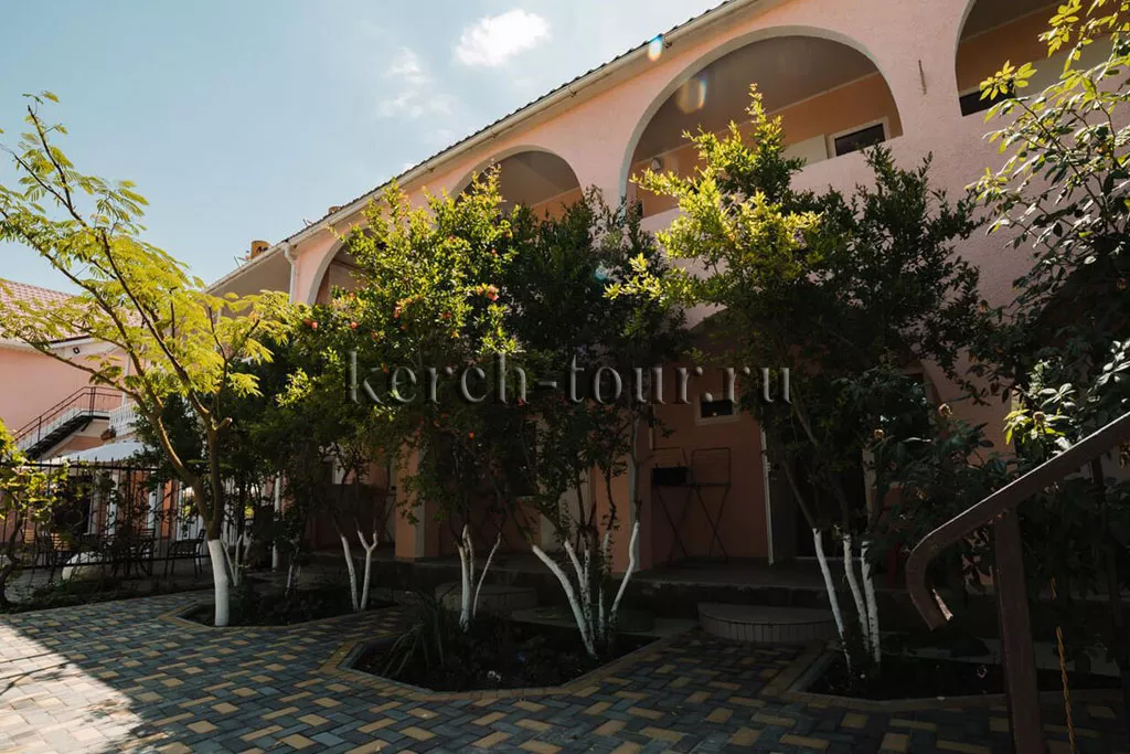 . Гостевой дом «Коктебель». Керчь
