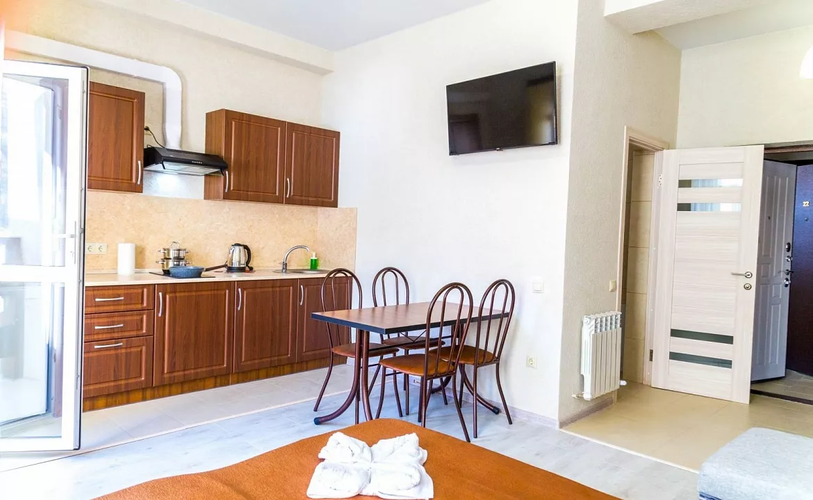 Апартаменты (левое крыло) 2 х местный. Семейные апартаменты "Благодарный круглый год". Красная Поляна