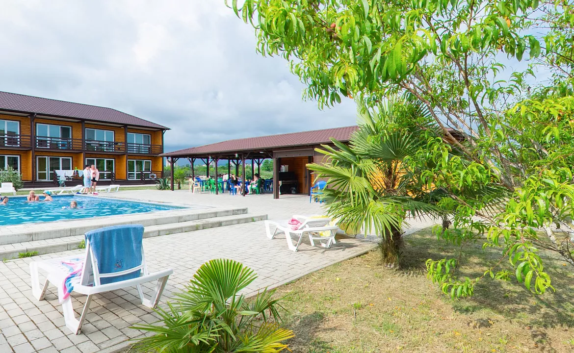 Двухместный стандарт корпус 3. Отель "Эко-Папа". Гудаута