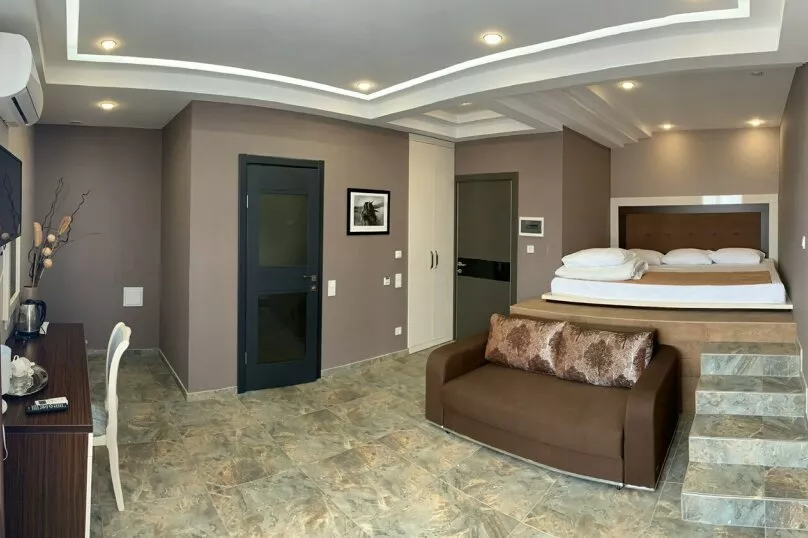 . Гостиница "Парк Авеню". Кореиз